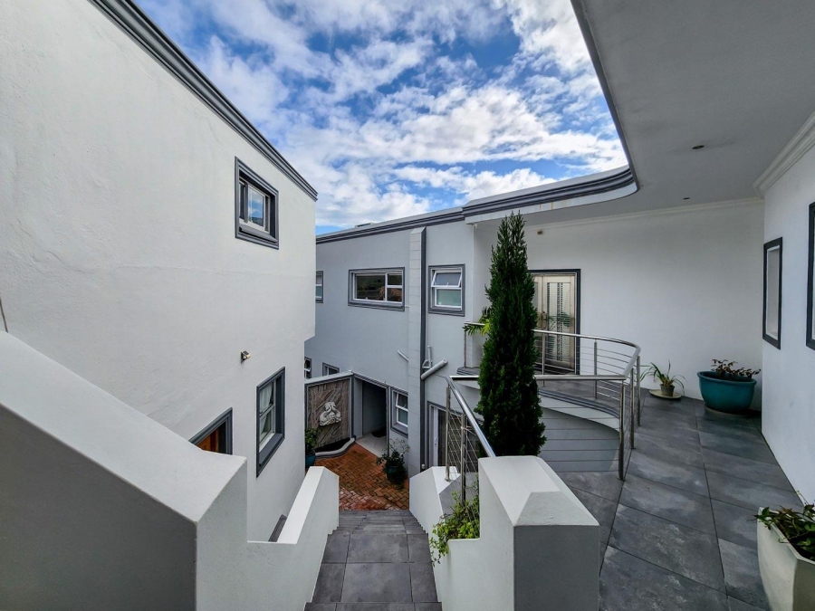 To Let 3 Bedroom Property for Rent in Camps Bay Western Cape